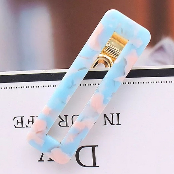 Accessories - New Large Blue Hair Clip